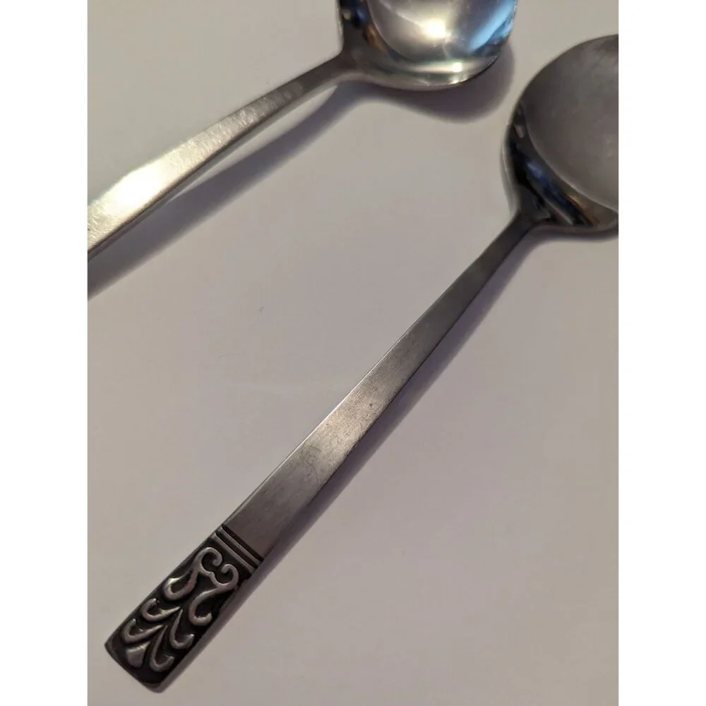 VTG CARLYLE Hong Kong stainless cameo pattern lot 2 soup‎ & jelly spoon replace